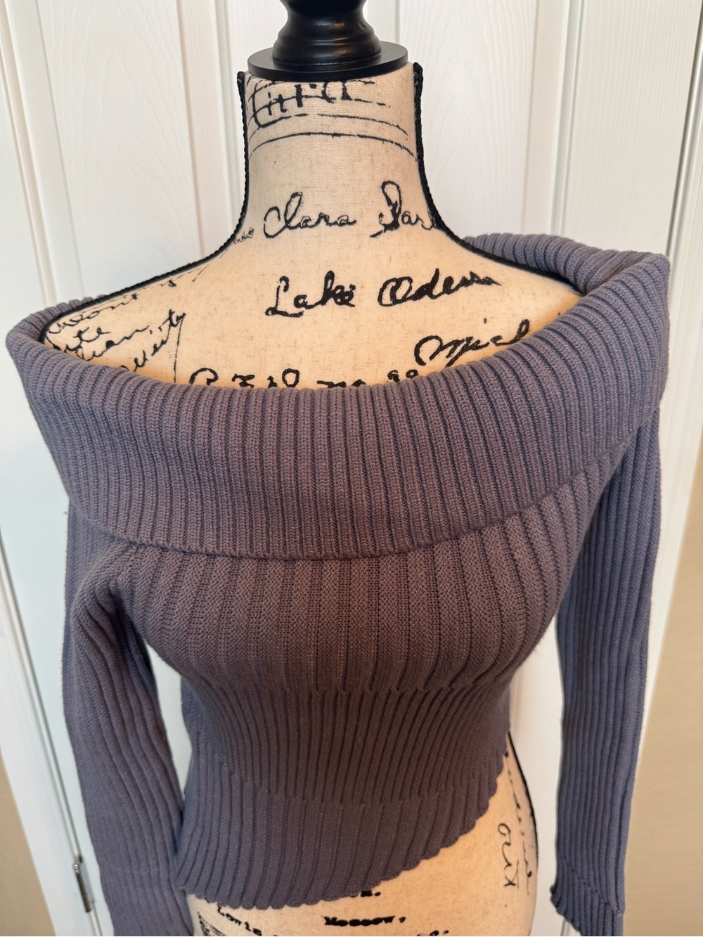 Edikted Women’s Asymmetric Off-Shoulder Ribbed Sweater Dusty Blue Large - Picture 3 of 11